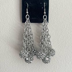 Dangle Earrings Silver Tone Chains Openwork Filigree Balls Fashion Jewelry 3.5in