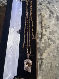 14k chain with pendant