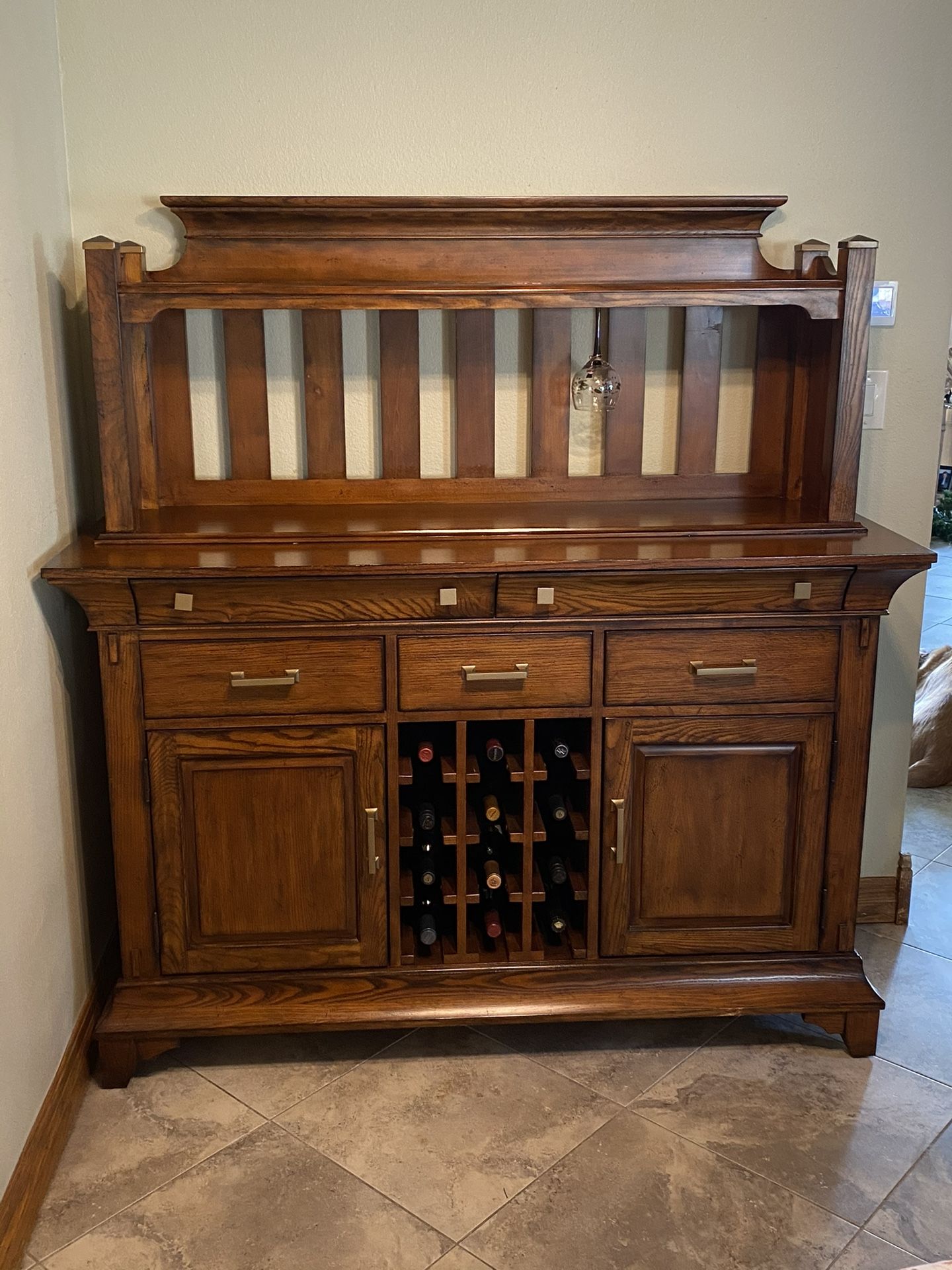 Hutch With Wine Rack