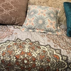 Bedspread and pillows