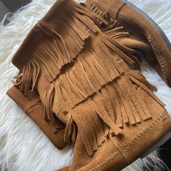 Minnetonka Moccasin Fringe Boots