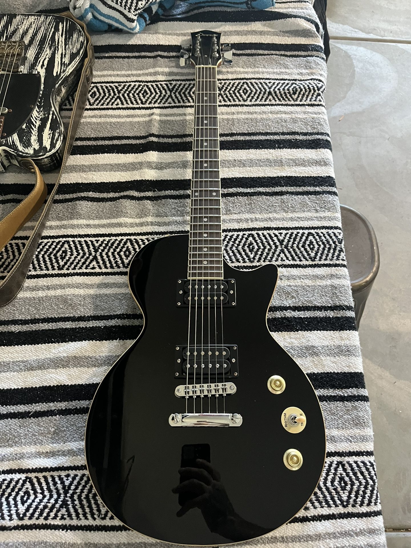 Donner LP-124B
