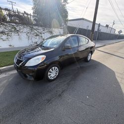 2013 Nissan versa 