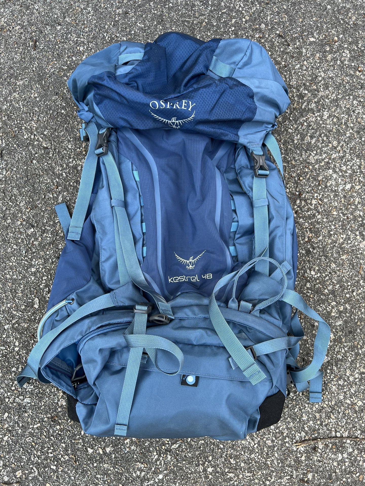 Kestrel 48 liter Osprey pack - small/medium 16-20 inch with rain cover