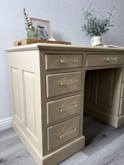 Executive Desk Vanity