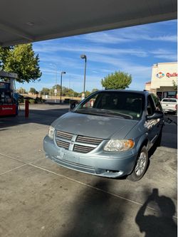 2005 Dodge Caravan