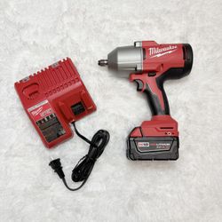 Milwuakee 1,200ft-lbs High Torque Impact Wrench 1/2” Combo Kit 