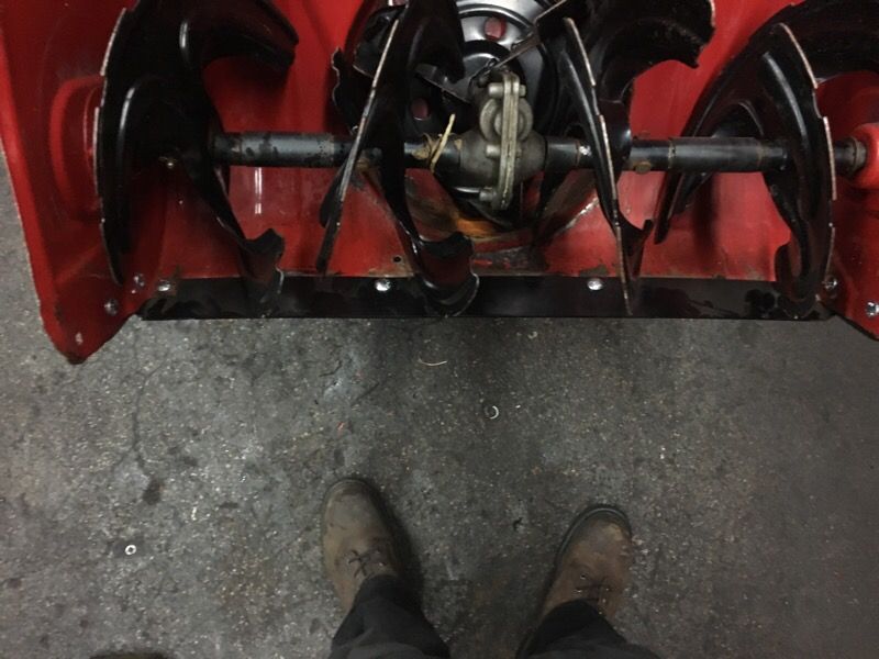 Used craftsman 28 inch 9hp snowblower with EZ steer powered steering
