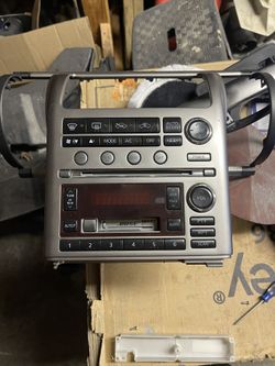 03-04 infinity G35 Coupe Oem Bose Radio 