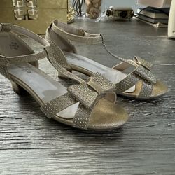 Kids size 2 shoes