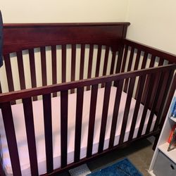 Baby crib dark wood (NO Mattress)