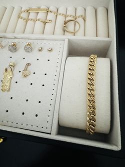 GOLD BRACLET
