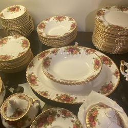 Royal Albert Bone China Old Country Roses 