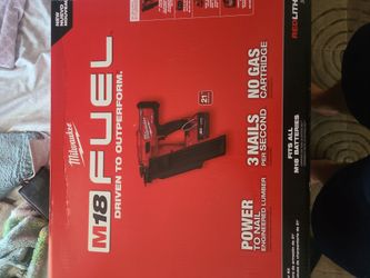 Milwaukee M18 Fuel 21° Framing Nailer Kit