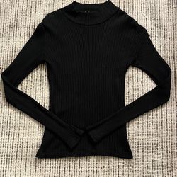 Brandy Melville Sweater 