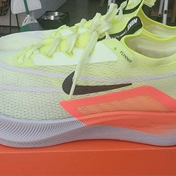 Nike Zoom Fly 4 Size 10 For Men