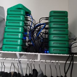 Mining boxes, raspberry raspberry pies.