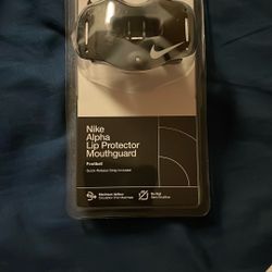 Nike alpha Lip Protector Mouthguard - New