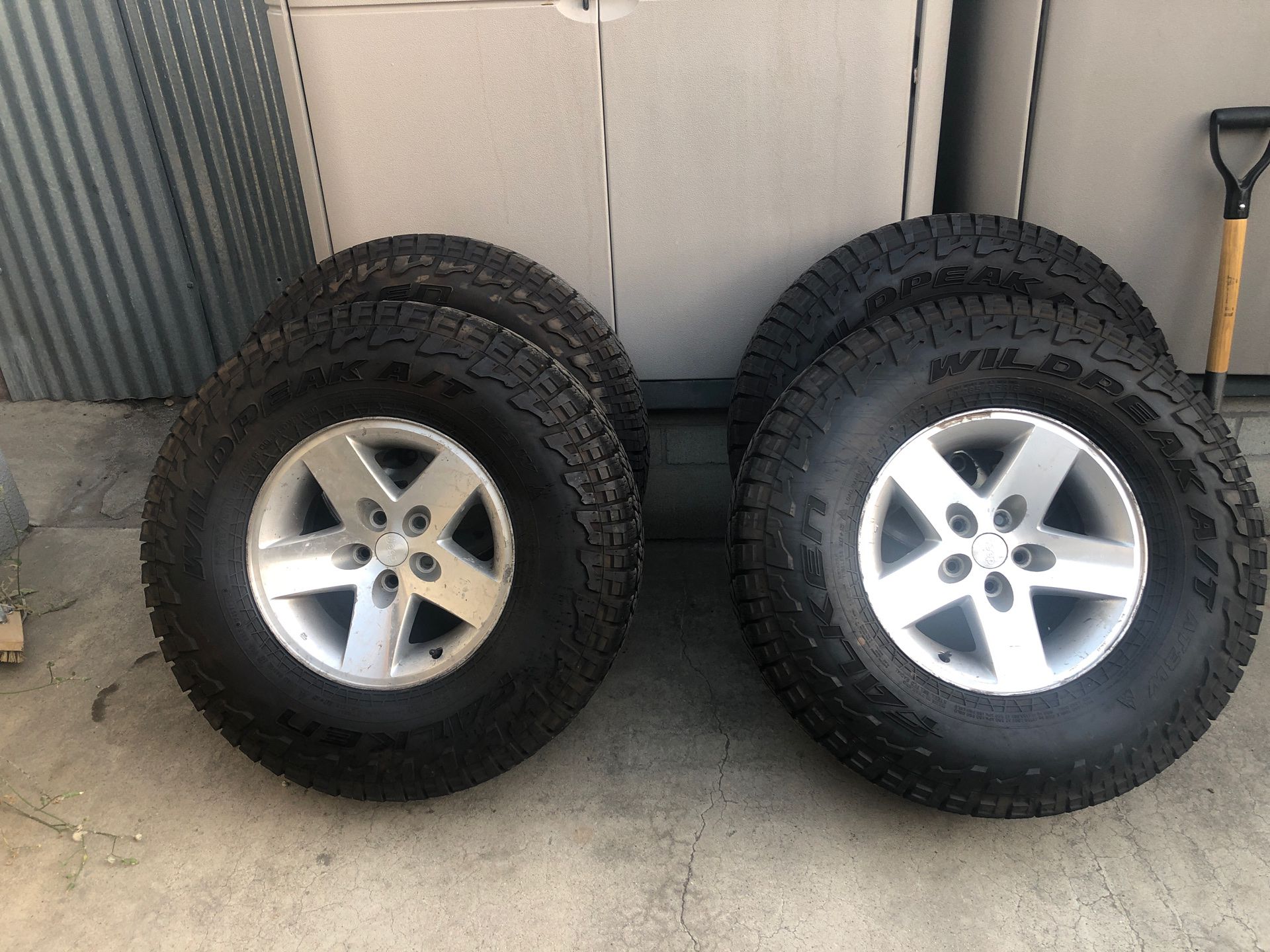 Wildpeak 285/75R16 rubicon wheels