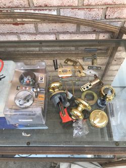 Door knobs and dead bolt Accessories ... no keys