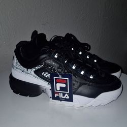 Brand-New Fila Sneakers with Tag (Size 7 US)