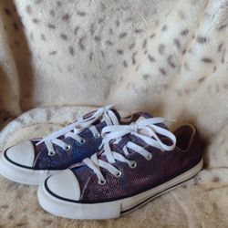  Girl's Converses