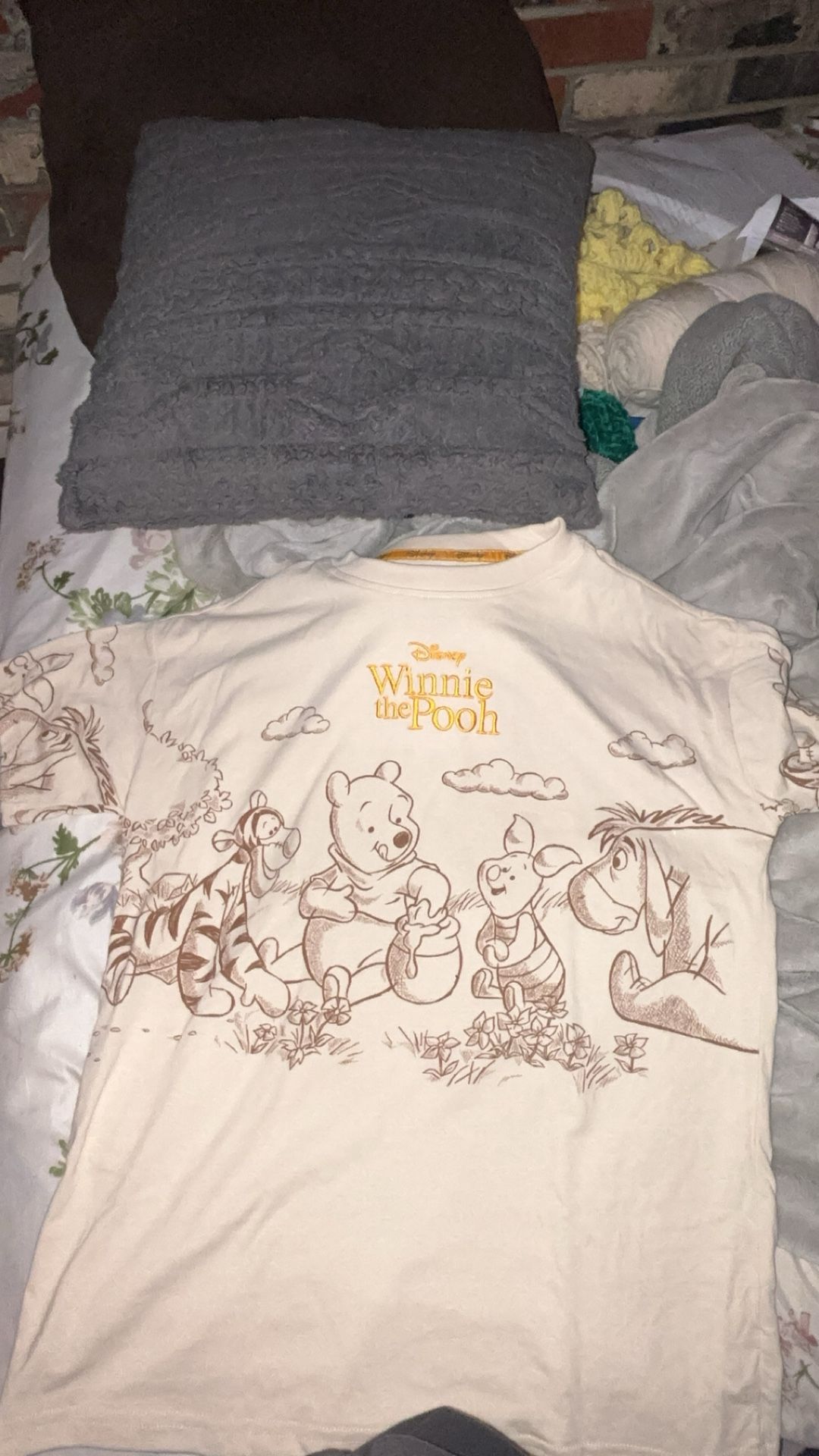 Brand: Disney, Color:creamy,tan