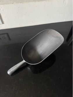 Winco 38oz Aluminum Scoop