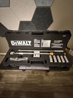 DEWALT Torque Wrench Set with Case