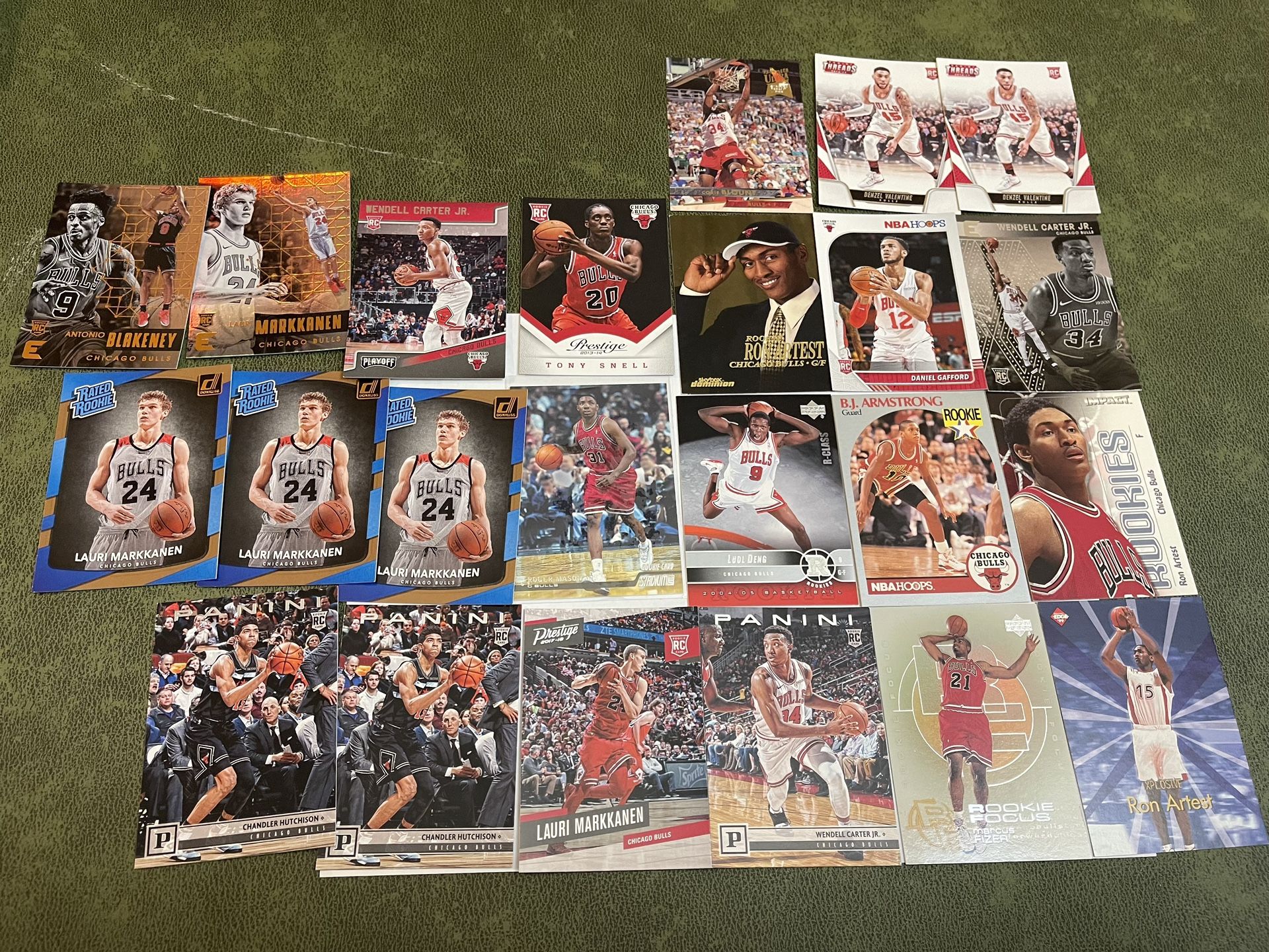 Lot Of 23 Chicago Bulls Rookie Cards