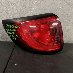 2017-2018-2019-2020-2021-2022-2023-2024-2025 CHRYSLER PACIFICA LEFT TAIL LIGHT OEM USED
