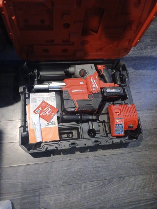Milwaukee  M18 Fuel Hamer Drill