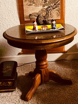Oak End Table w/ Glass Cover