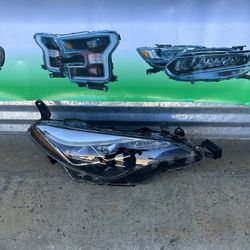 2017-2019 Toyota Corolla Se Headlight Oem 