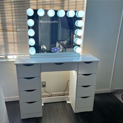 White Vanity Desk With Bluetooth Mirror 