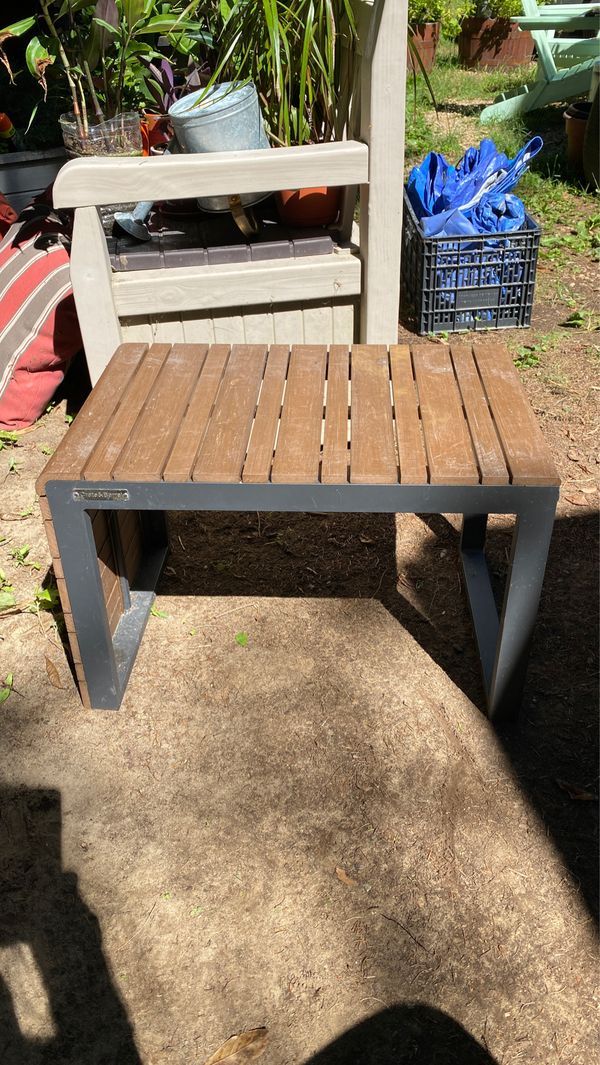 barrel patio side table