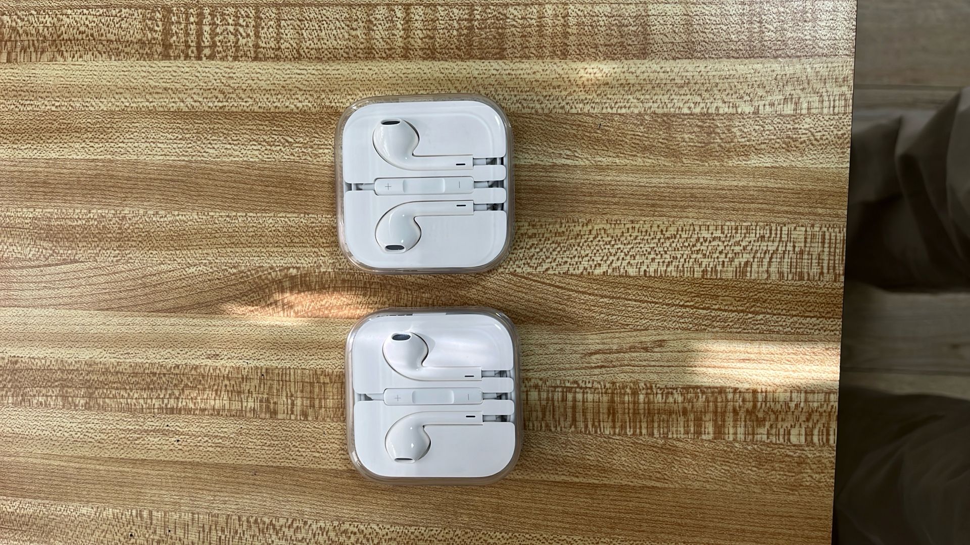 Apple Ear Buds With Jack