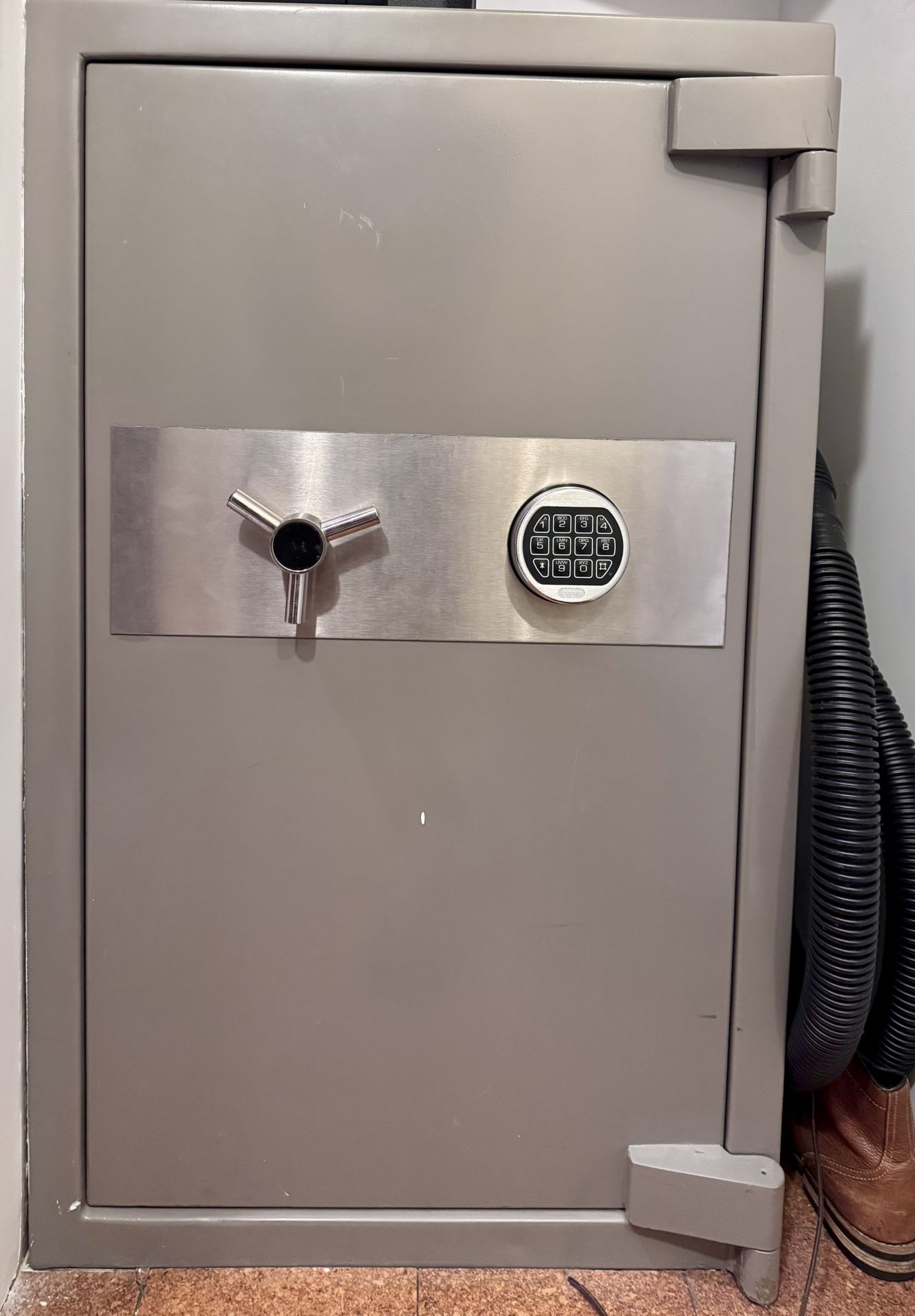 LAGARD SAFE FOR SALE