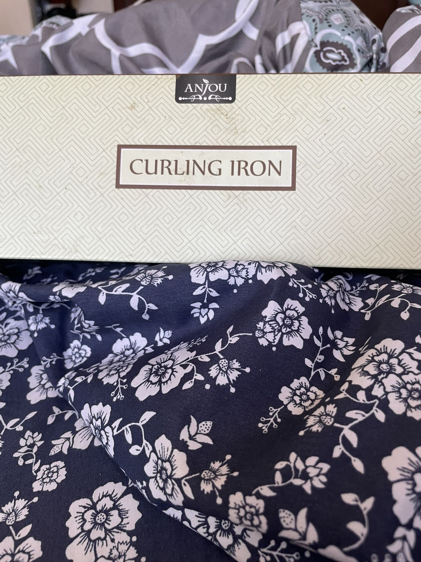 Anjou Curling Iron