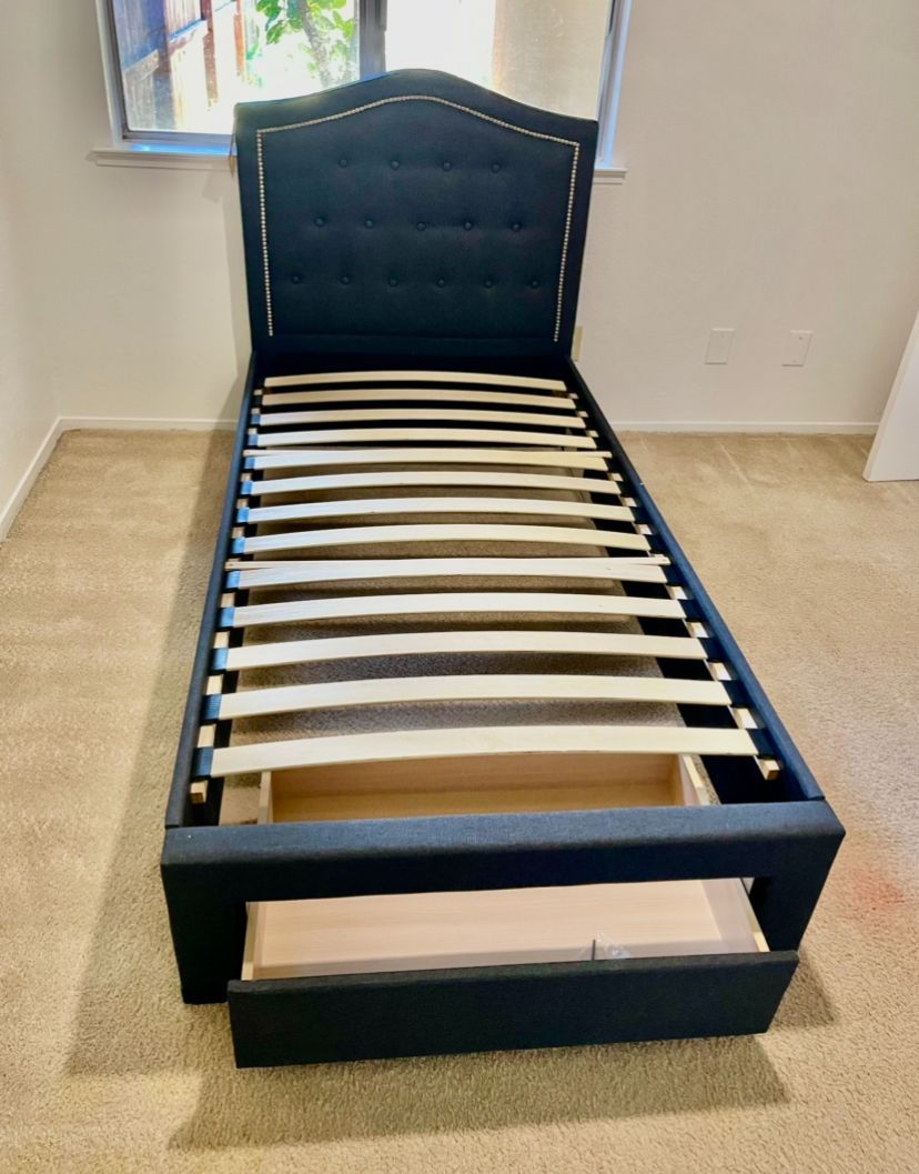 Twin Gray New Storage Bed 📍