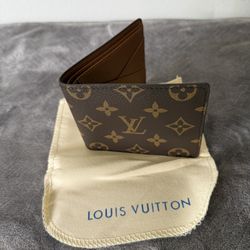 LV WALLET