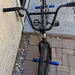 MONGOOSE BMX BIKE 20"