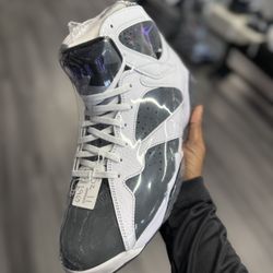 Retro 7 Flint 