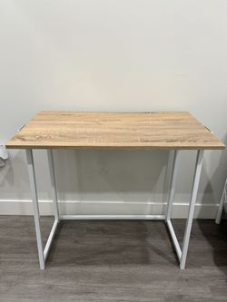 Foldable Table/Desk 