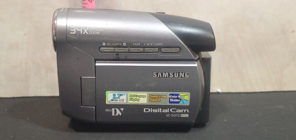 @CHV.  Samsung SCD372 Digital Camcorder for parts or repair