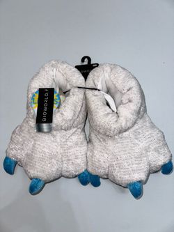 Slippers Light Up Toes Size Large 9-10 Brand New