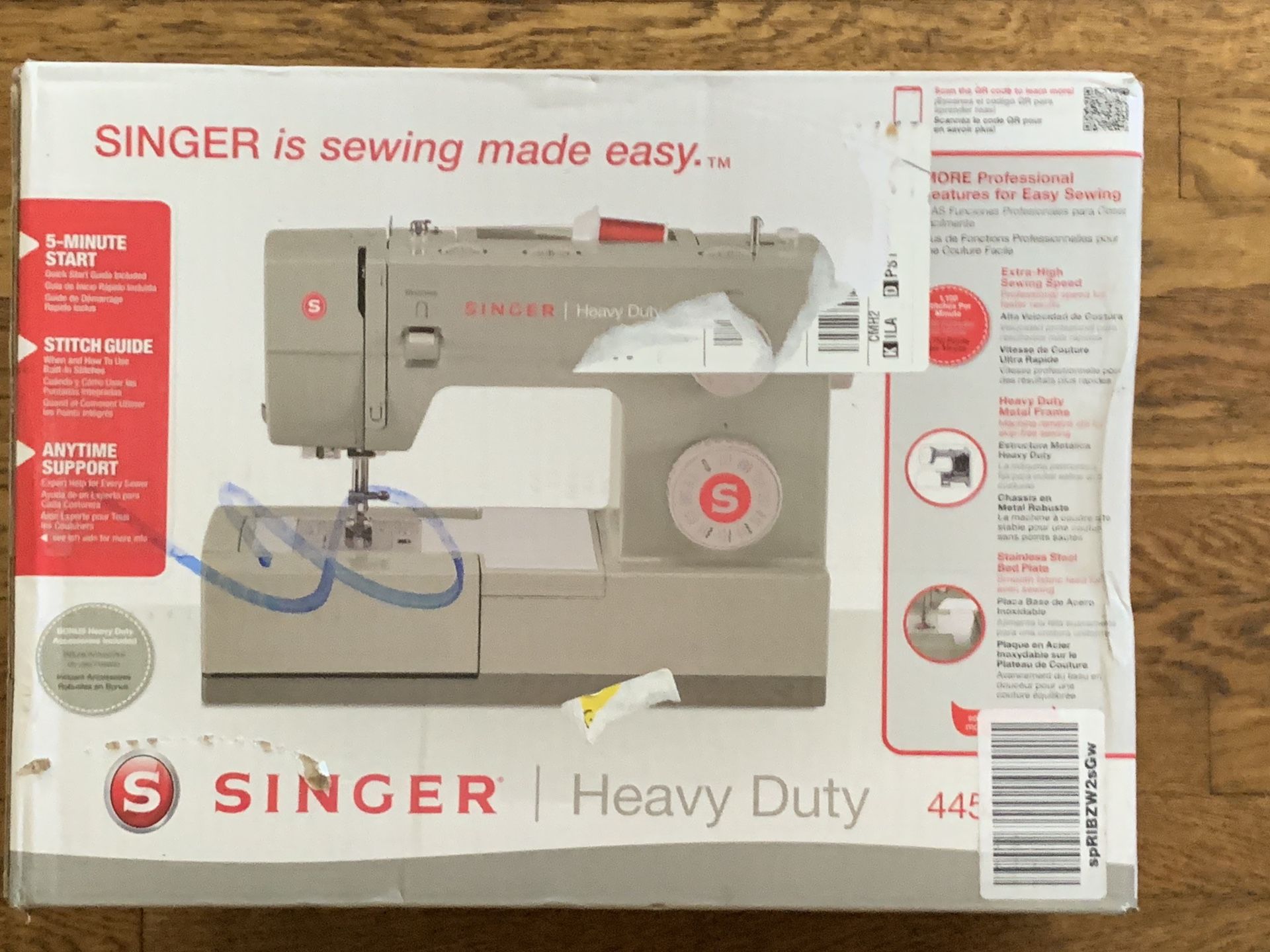 Brand New Sewing Machine. Singer 4452 heavy duty