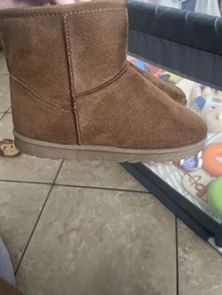 Girls Boots