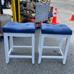 24” Barstools - set of 2 Bar stools