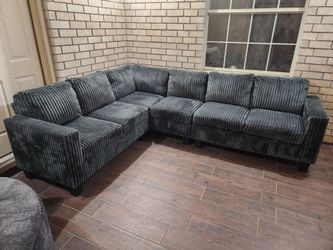 🩶✨️ Beautiful 4pc Velvet Plush L Sectional in 🩶Charcoal Gray
